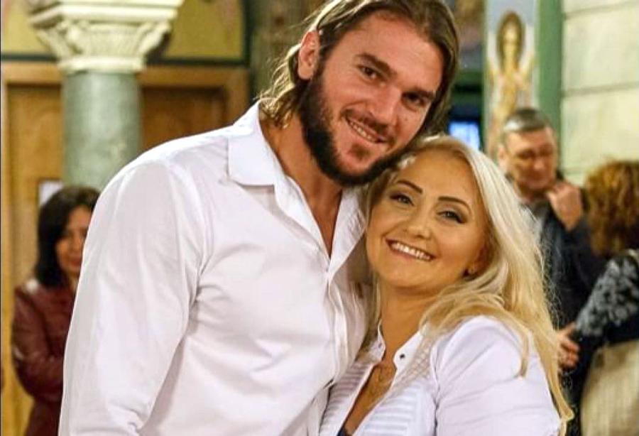 Mona și Alin Șania // foto: Facebook Scene incredibile la FR Handbal » Mesaj suburban afișat în birou de soția lui Alin Șania: „Eu dau m**e, nu dau explicații” + prima reacție a FRH