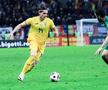 Ianis Hagi, în galben, în România - Irlanda de Nord // foto: Imago Images