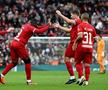 Bogdan Lobonț, „bombardat” de legendele lui Liverpool pe Anfield