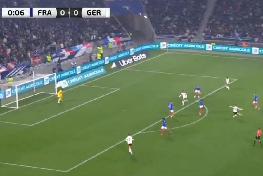 Momentul în care Florian Wirtz a tras la poartă Gol senzațional în secunda 7 a meciului Franța - Germania » Portarul, spectator de lux