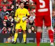 Bogdan Lobonț, „bombardat” de legendele lui Liverpool pe Anfield