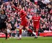 Bogdan Lobonț, „bombardat” de legendele lui Liverpool pe Anfield