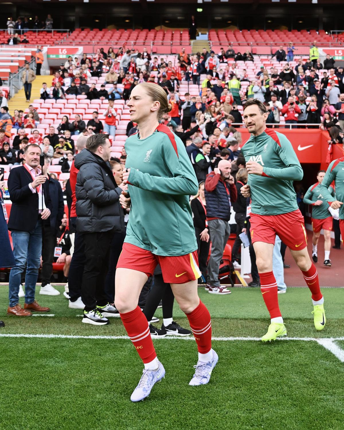 Natasha Dowie, în meciul pentru legendele lui Liverpool