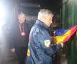 Imagini în oglindă la 14 ani distanță » Același gard, alt selecționer: Mircea Lucescu le-a făcut pe plac fanilor, care au primit cadouri