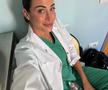 Anna a devenit doctoriță cu acte în regulă și a sărbătorit cu soțul fotbalist: „Nu știam dacă voi termina examenele la timp! Femeilor, visați măreț!”