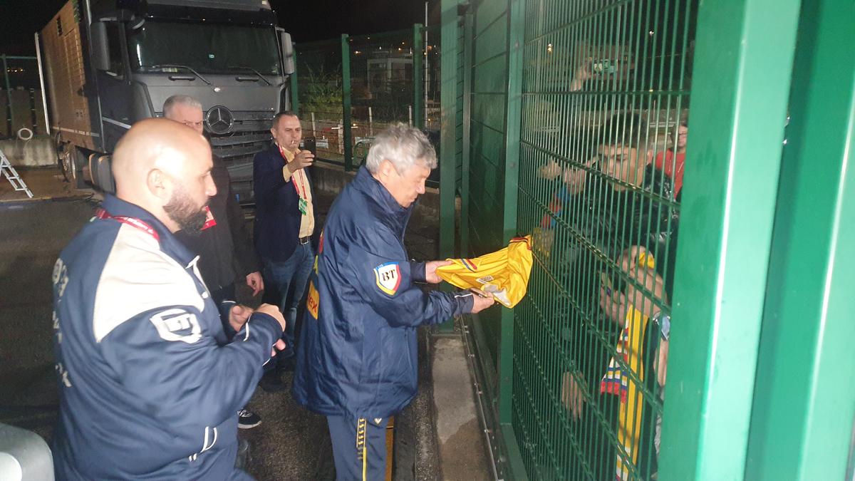 Mircea Lucescu, alături de fani în deplasarea din San Marino
