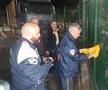 Imagini în oglindă la 14 ani distanță » Același gard, alt selecționer: Mircea Lucescu le-a făcut pe plac fanilor, care au primit cadouri