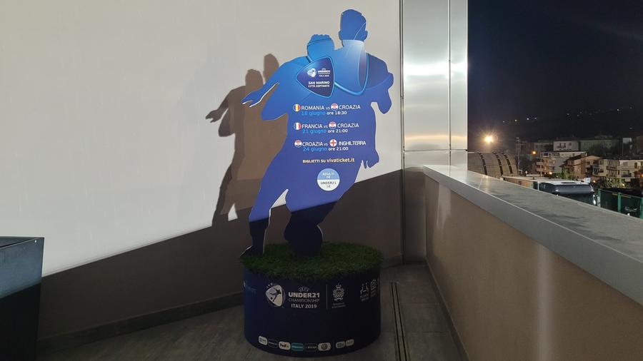 Gestul făcut de sponsorii naționalei în momentul în care Lucescu și jucătorii au apărut la antrenament + „peluza” de pe deal. Scene inedite surprinse de reporterii GSP