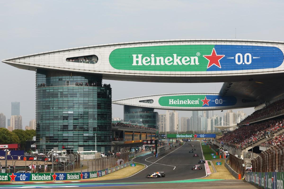 Leclerc și Hamilton, ambii piloți Ferrari, DESCALIFICAȚI din Marele Premiu al Chinei!