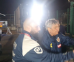 Imagini în oglindă la 14 ani distanță » Același gard, alt selecționer: Mircea Lucescu le-a făcut pe plac fanilor, care au primit cadouri