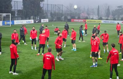 Arda Guler, absent de la antrenamentul lui Montella! Ultimele detalii de la baza Turciei: 3 jucători cu probleme, unul urmează să fie trimis acasă, altul e în mare pericol