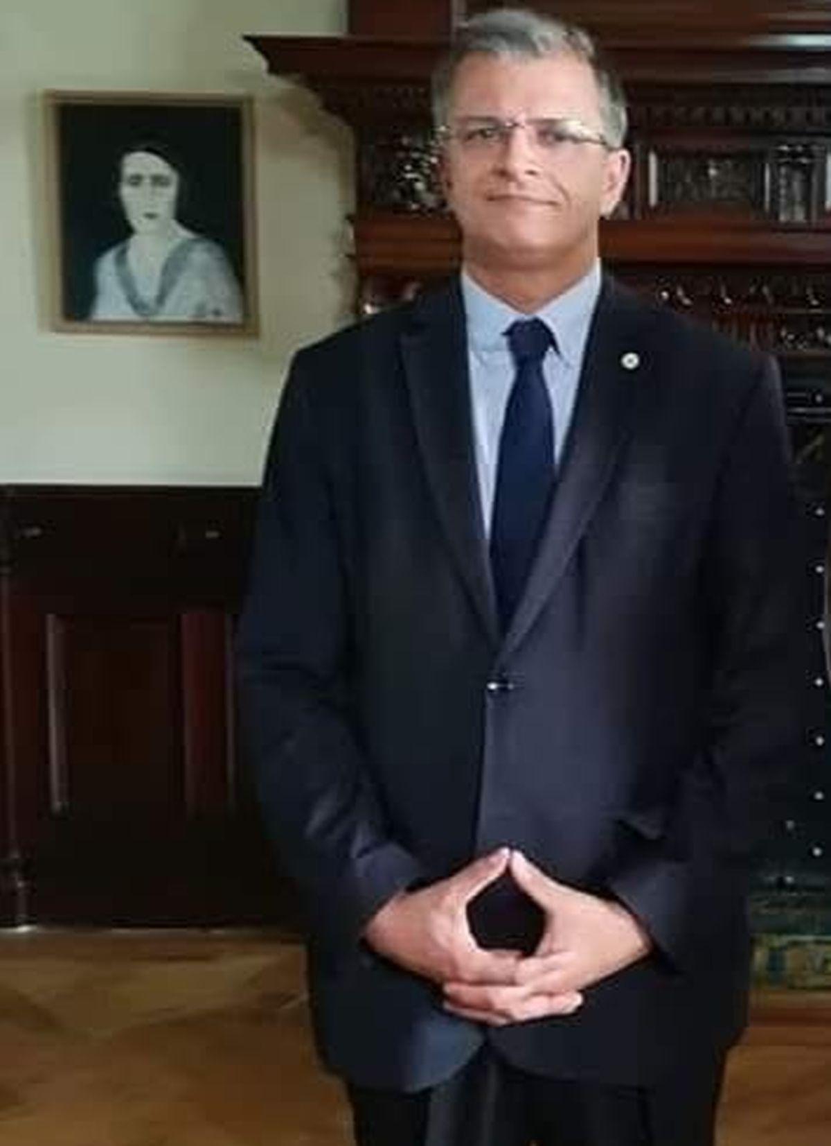 Enis Tulça, profesor universitar turc din Istanbul, cu origini românești