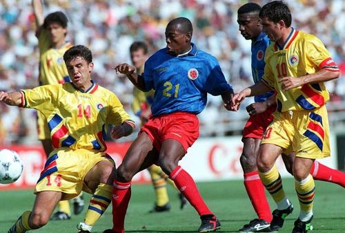 Gică Mihali, cu numărul 14, la meciul cu Columbia de la Campionatul Mondial din 1994