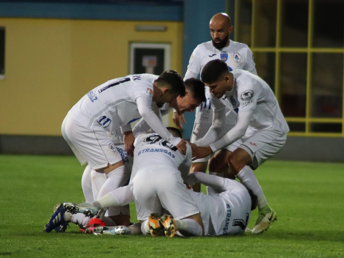 NOTE GSP: 5 jucători de la Dinamo s-au făcut de râs cu Gaz Metan! Ce notă a luat Uhrin și cine a fost omul meciului