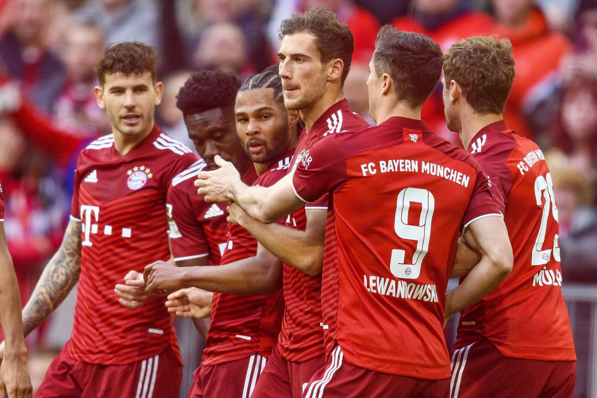 Bayern Munchen și restul » Bavarezii au câștigat al 10-lea titlu la rând în Bundesliga, după 3-1 cu Borussia Dortmund