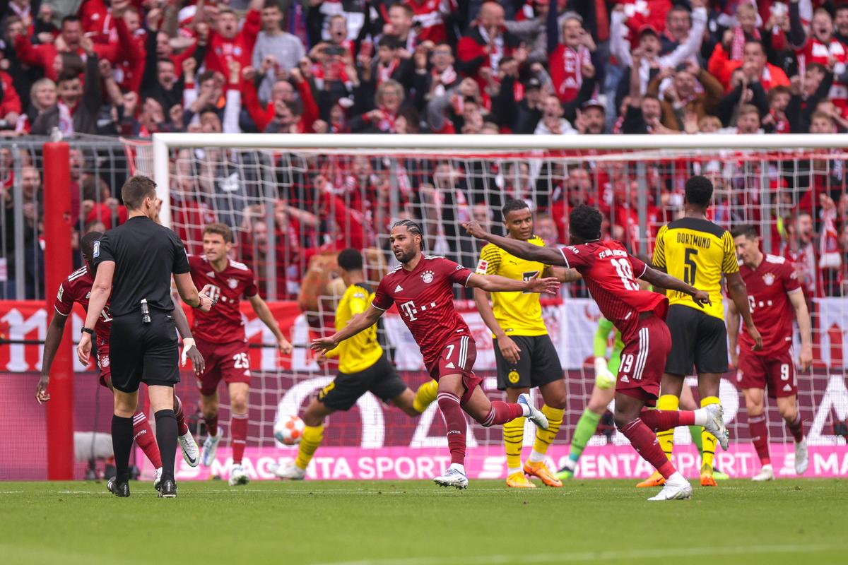 Bayern Munchen și restul » Bavarezii au câștigat al 10-lea titlu la rând în Bundesliga, după 3-1 cu Borussia Dortmund