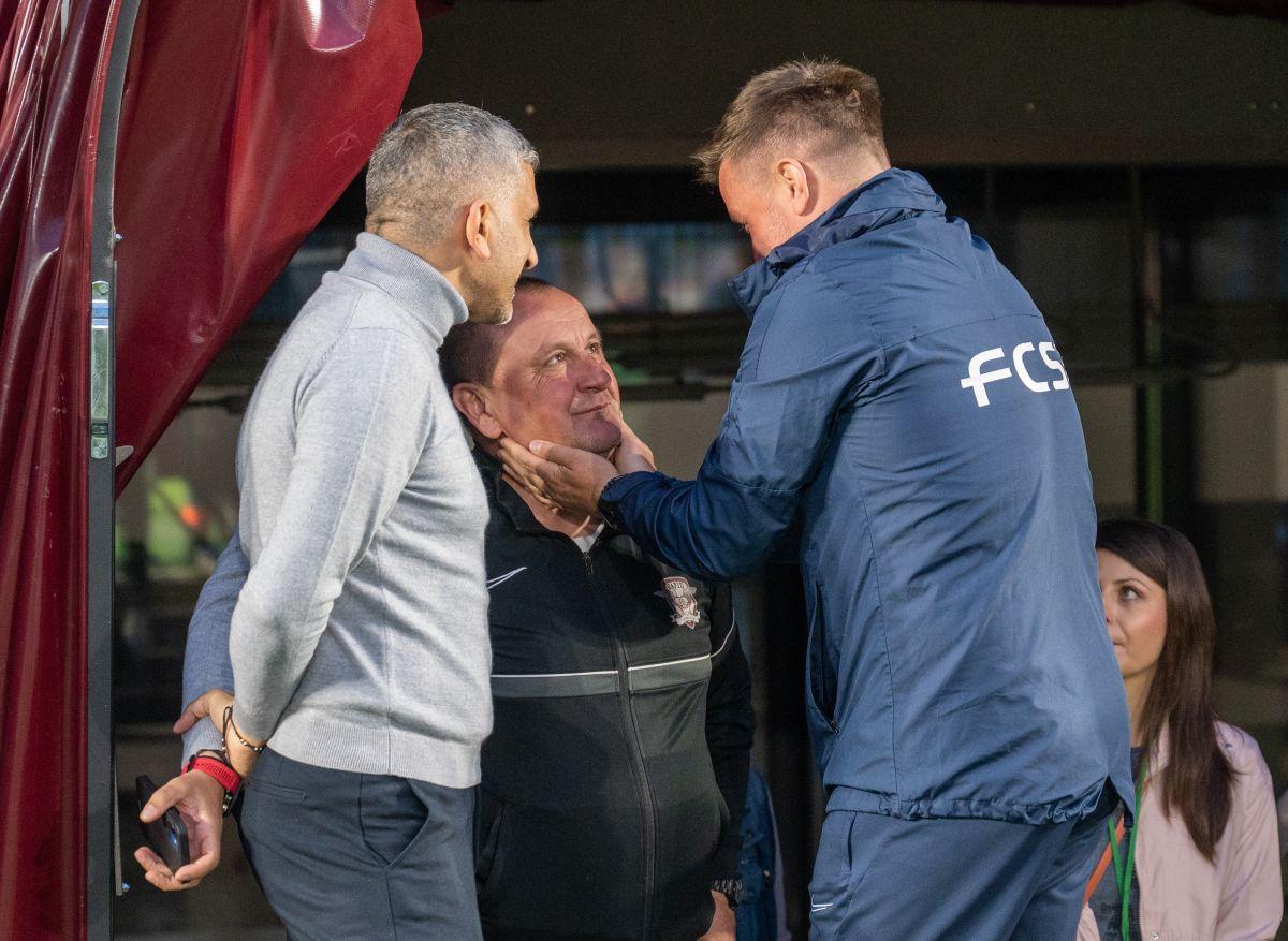 Start întârziat cu 7 minute în Rapid - FCSB » Artificii, fumigene și un apel disperat la stație