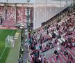 Ultrașii FCSB, separați de restul Peluzei cu o cortină