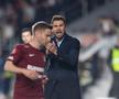 Rapid - FCSB. Adrian Mutu în încurajează pe Răzvan Onea (foto: Raed Krishan/GSP)