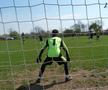 Au curs sute de litri de bere la derby-ul liderului din Dâmbovița: „Suntem ca nea Gigi, toți sunt împotriva noastră” + Scandal cu arbitrul: „Ai luat bani de la ăștia? Ți-au dat primă de Paște?”