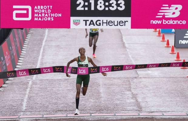 Sifan Hassan, câștigătoarea maratonului de la Londra: „Când m-am trezit de dimineață, mi-am spus că sunt tâmpită să alerg un maraton”