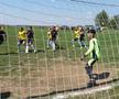 Au curs sute de litri de bere la derby-ul liderului din Dâmbovița: „Suntem ca nea Gigi, toți sunt împotriva noastră” + Scandal cu arbitrul: „Ai luat bani de la ăștia? Ți-au dat primă de Paște?”