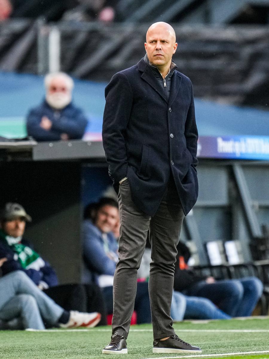 Arne Slot, antrenorul de la Feyenoord Un nou antrenor pe lista lui Liverpool » Fabrizio Romano a anunțat cu cine negociază „cormoranii”