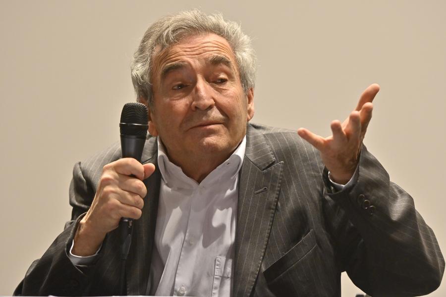 Christian Bromberger, profesor de antropologie, foto: Cristi Preda / GSP „Fotbalul se «deteritorializează»! Nu mai există ceva esențial” » Un profesor francez de antropologie, conferință de excepție la București: „Am plecat de la tifoso, boală contagioasă, și am ajuns aici”