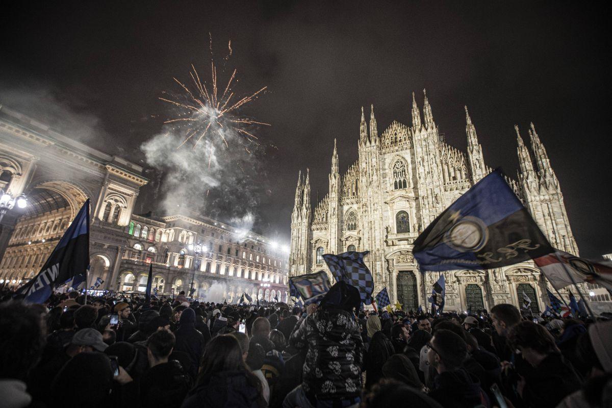Sărbătoarea fanilor lui Inter Milano după câștigarea Scudetto