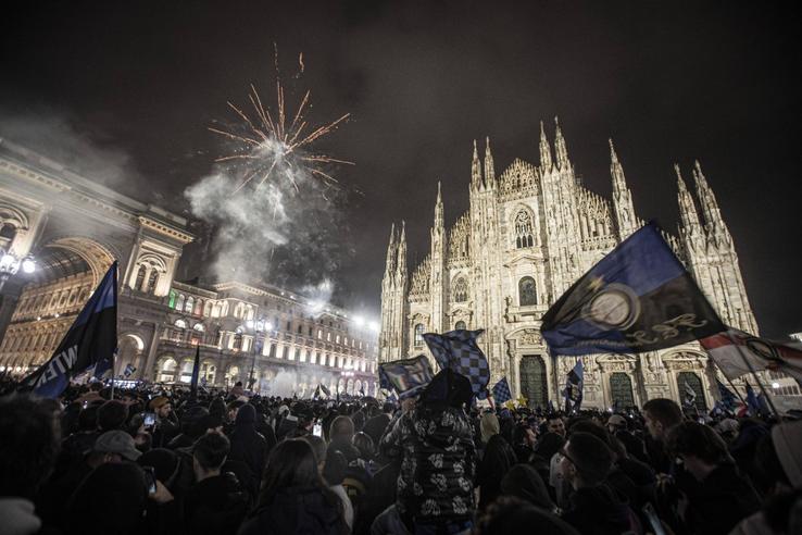 Sărbătoarea fanilor lui Inter Milano după câștigarea Scudetto / Foto: Imago Images