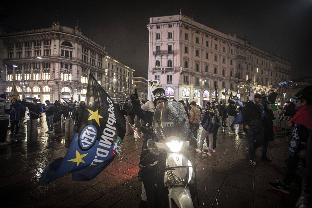 Sărbătoarea fanilor lui Inter Milano după câștigarea Scudetto