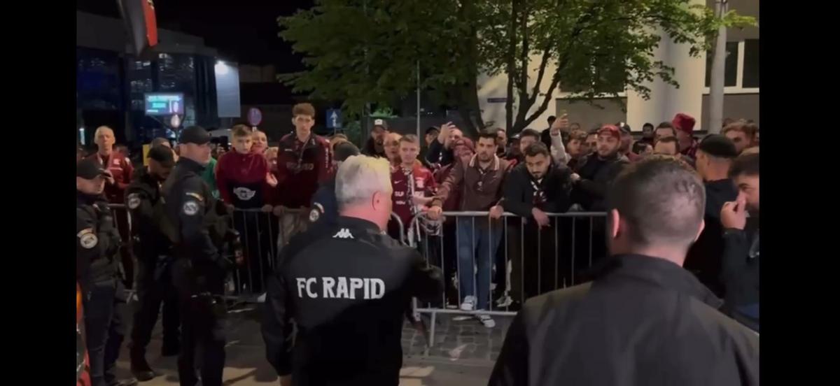 Marius Șumudică și-a anunțat demisia de la Rapid în fața fanilor