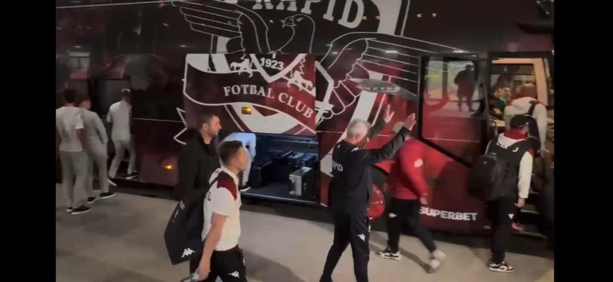 Marius Șumudică și-a anunțat demisia de la Rapid în fața fanilor