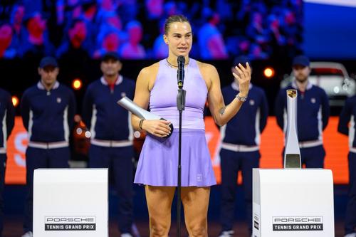 Aryna Sabalenka, ținând un discurs după finala Stuttgart Open/Foto: Getty Images