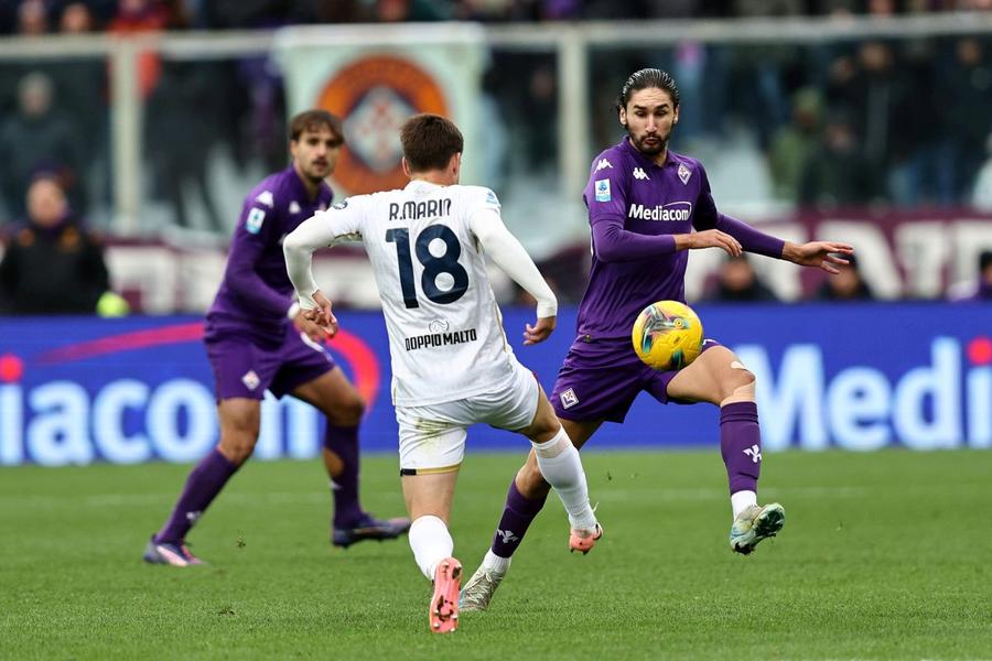 Răzvan Marin, în Fiorentina - Cagliari / Foto: Imago Images Ce răsturnare de situație la Cagliari! » Decizia luată de antrenorul Davide Nicola în privința lui Răzvan Marin
