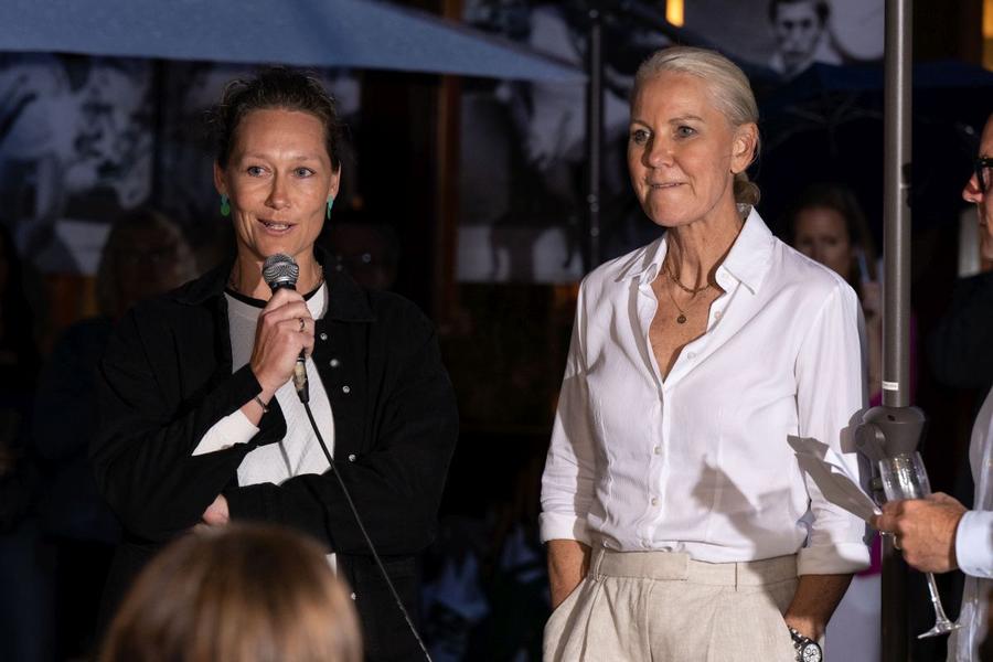 Rennae Stubbs (dreapta), alături de Sam Stosur (stânga)/Foto: Getty Images Sarcasmul Arynei Sabalenka, criticat de o sextuplă câștigătoare de Grand Slam: „E evident că nici ei nu i se pare amuzant”