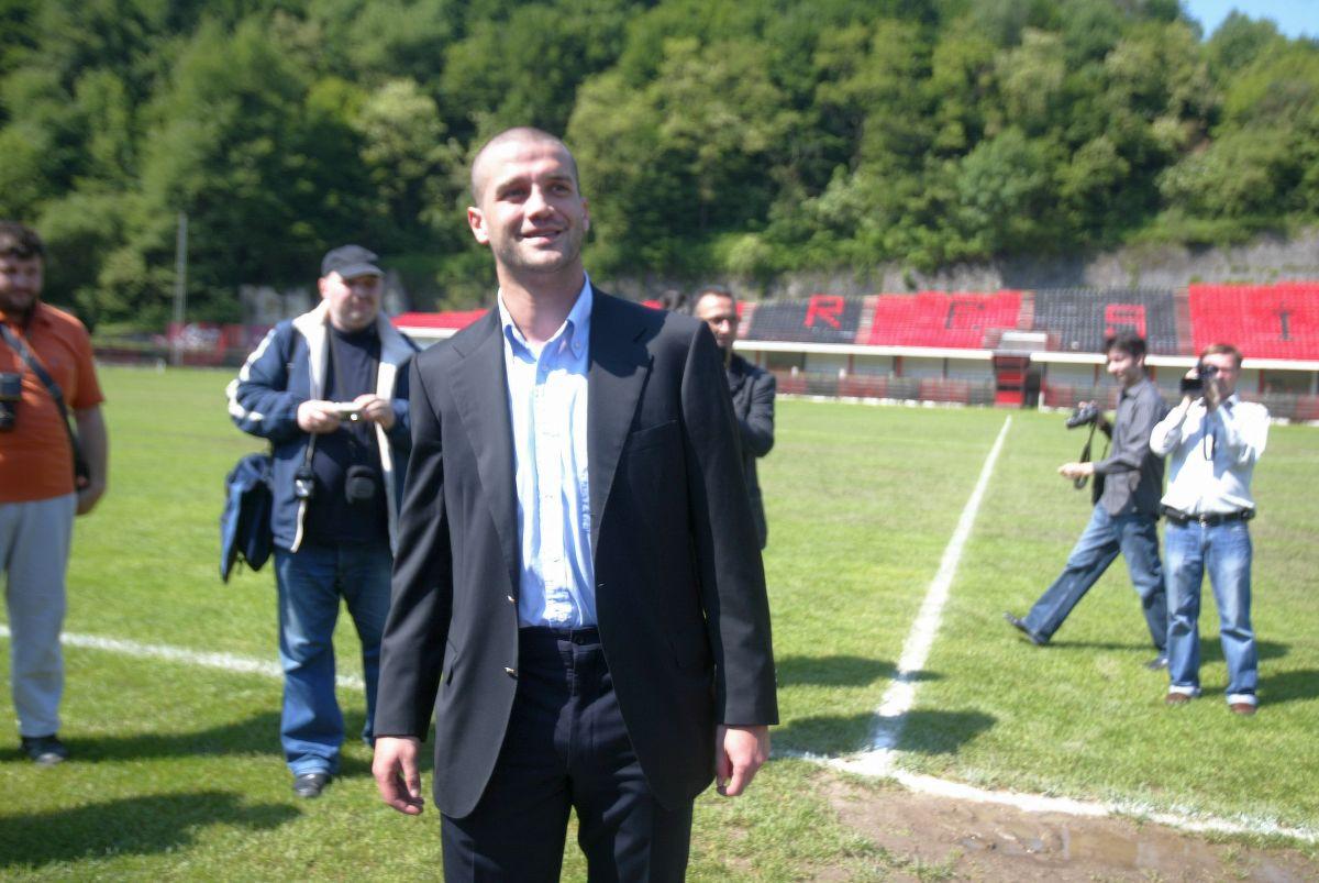 Cristi Chivu, inimă de reșițean » Imagini din 2010, de la dezvelirea bustului lui Mircea Chivu, regretatul său tată