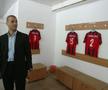 Cristi Chivu în 2010, la dezvelirea bustului tatălui său, la Reșița / Sursă foto: Arhivă Gazeta Sporturilor
