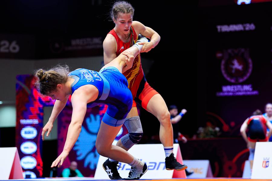 Un aur, un argint și două bronzuri într-o singură seară pentru luptătoarele din România la Campionatele Europene de la Tirana