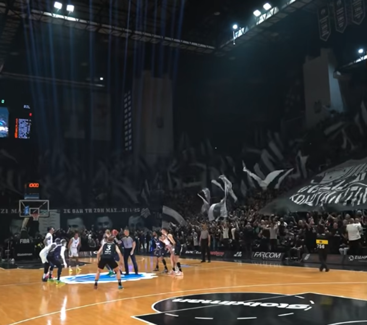 Fanii lui PAOK, omagiu pentru suporterii care și-au pierdut viața în România