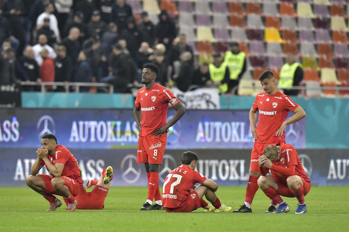 Dinamo, cu infirmeria plină la meciul cu Rapid, trei titulari sunt OUT » Ce echipă poate alinia Kopic