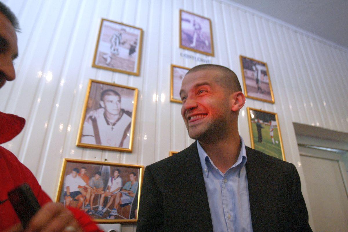 „Uitați-vă la el, e și o mână divină” » Poveștile emoționante ale oamenilor lângă care a crescut Cristi Chivu: „Fie iertat, tatăl lui nu-l lăsa să facă nimic!”