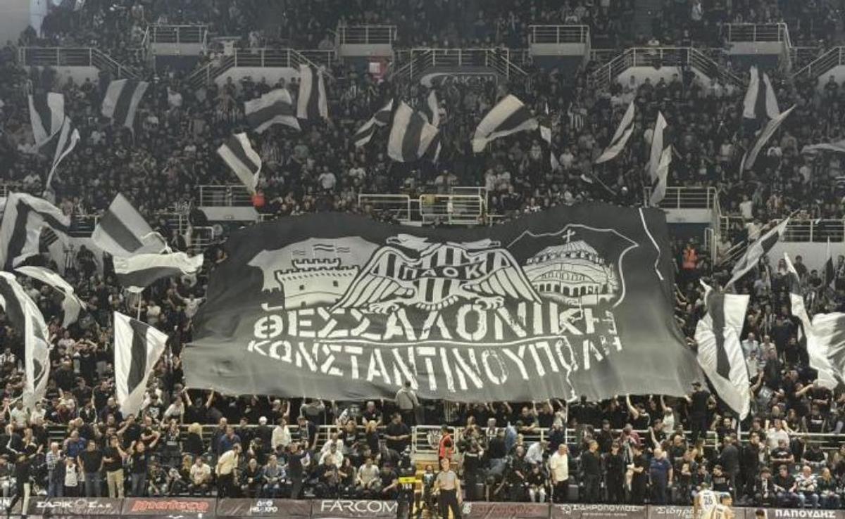 Fanii lui PAOK, omagiu pentru suporterii care și-au pierdut viața în România » Atmosferă electrizantă la Salonic