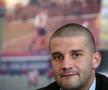Cristi Chivu în 2010, la dezvelirea bustului tatălui său, la Reșița / Sursă foto: Arhivă Gazeta Sporturilor