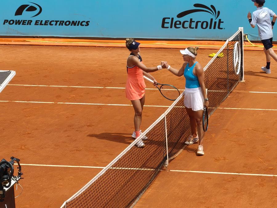 Jaqueline Cristian și Yuliia Starodubtseva în meciul din turul 2 la Madrid Foto: Luminița Paul Jaqueline Cristian, reacție după partida nebună de la Madrid și duelul următor cu Sabalenka: „Un meci din care am multe de învățat, dar și de arătat”