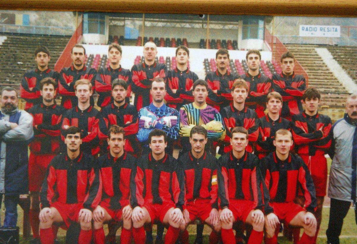 Cristi Chivu, inimă de reșițean » Imagini din 2010, de la dezvelirea bustului lui Mircea Chivu, regretatul său tată