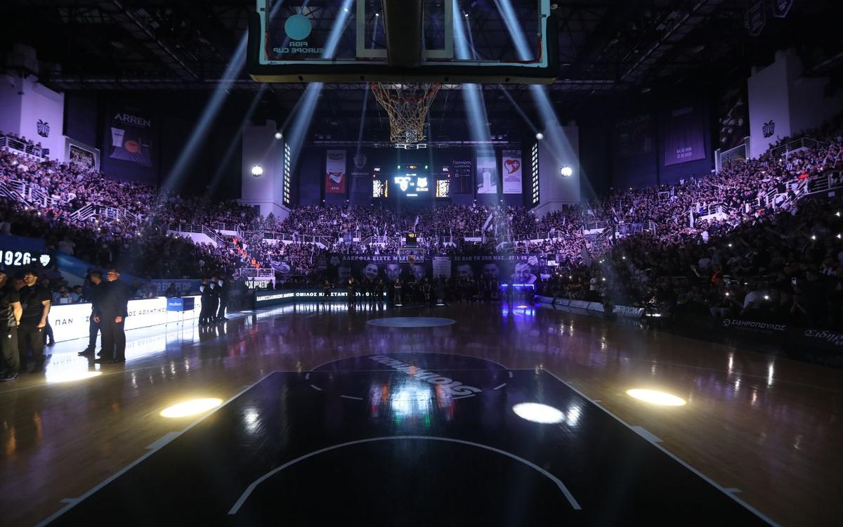 Fanii lui PAOK, omagiu pentru suporterii care și-au pierdut viața în România