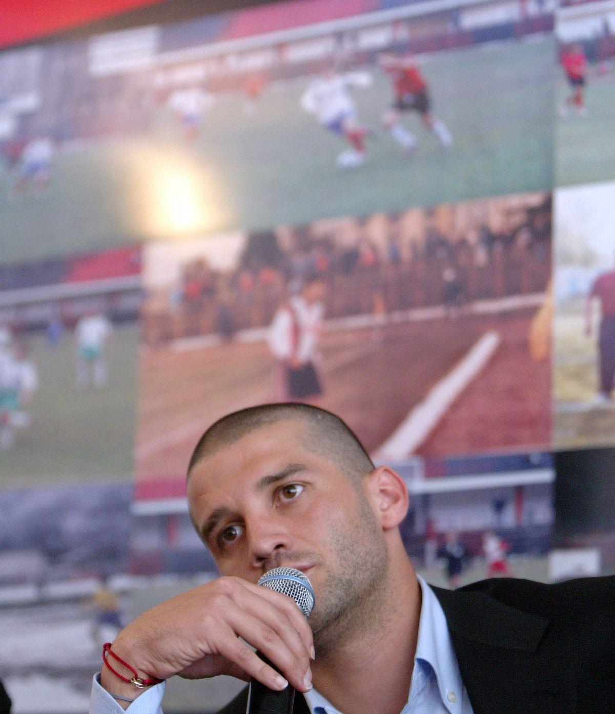 „Uitați-vă la el, e și o mână divină” » Poveștile emoționante ale oamenilor lângă care a crescut Cristi Chivu: „Fie iertat, tatăl lui nu-l lăsa să facă nimic!”