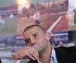 Cristi Chivu în 2010, la dezvelirea bustului tatălui său, la Reșița / Sursă foto: Arhivă Gazeta Sporturilor