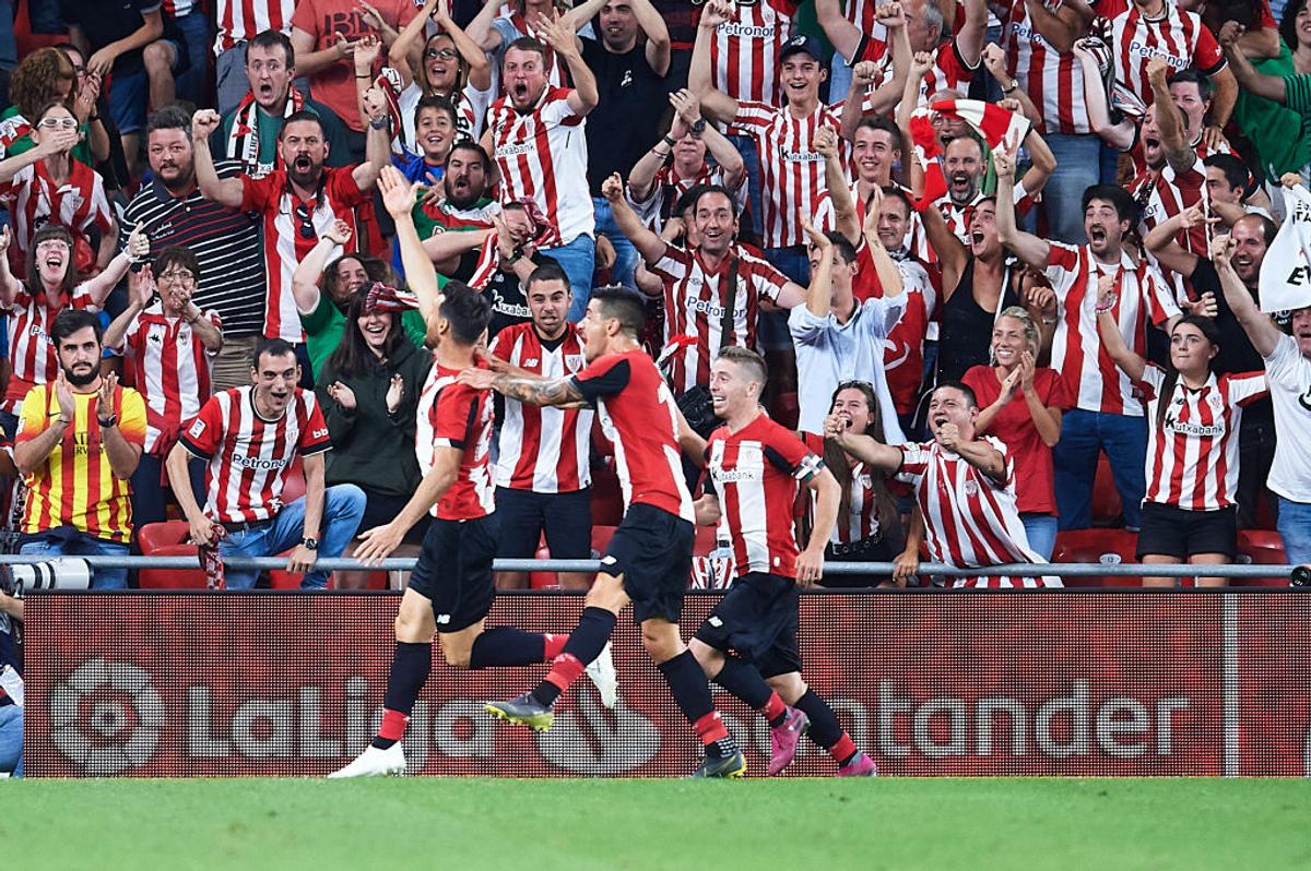 ATHLETIC BILBAO // VIDEO+FOTO Retragere tristă pentru Aritz Aduriz » Un San Mamés pustiu și colegii aplaudându-l de la distanță